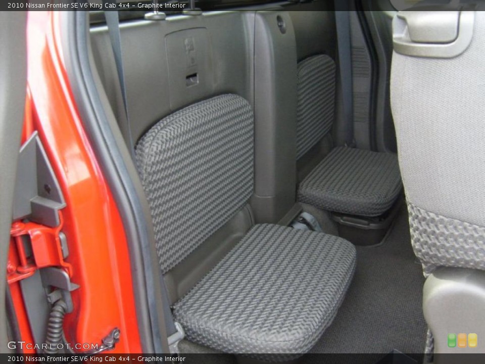 Graphite Interior Photo for the 2010 Nissan Frontier SE V6 King Cab 4x4 #48175643