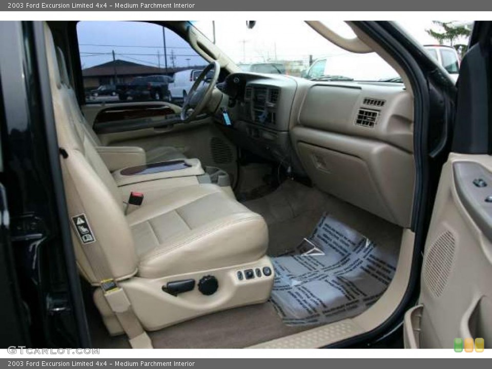 Medium Parchment Interior Photo for the 2003 Ford Excursion Limited 4x4 #48178199