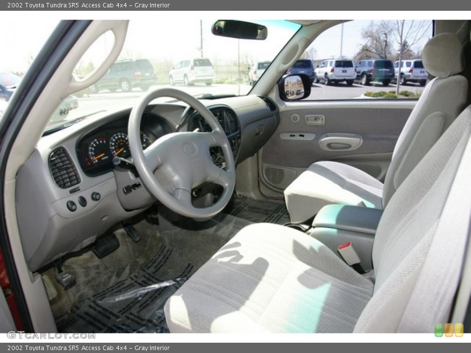 Gray Interior Photo for the 2002 Toyota Tundra SR5 Access Cab 4x4 #48186012