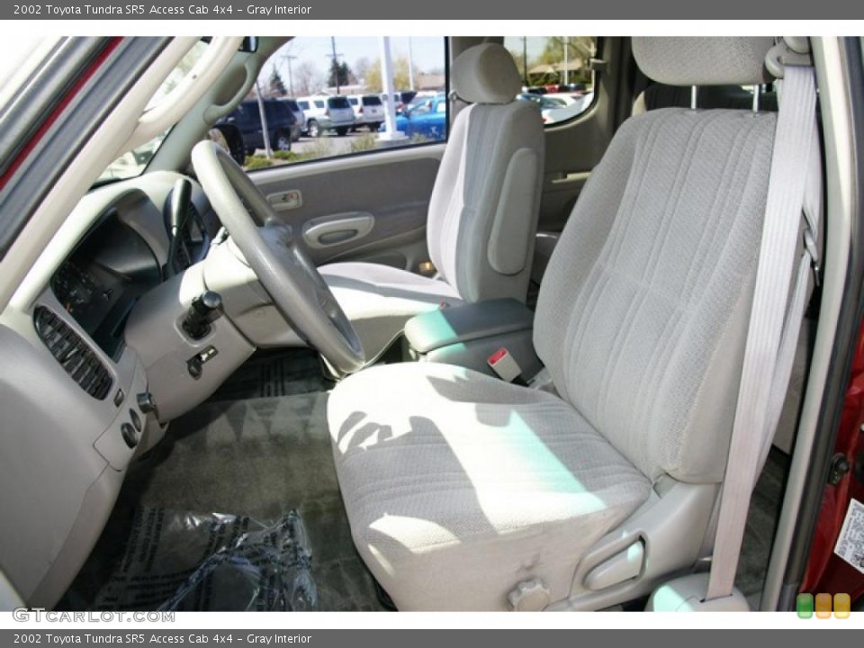 Gray Interior Photo for the 2002 Toyota Tundra SR5 Access Cab 4x4 #48186027
