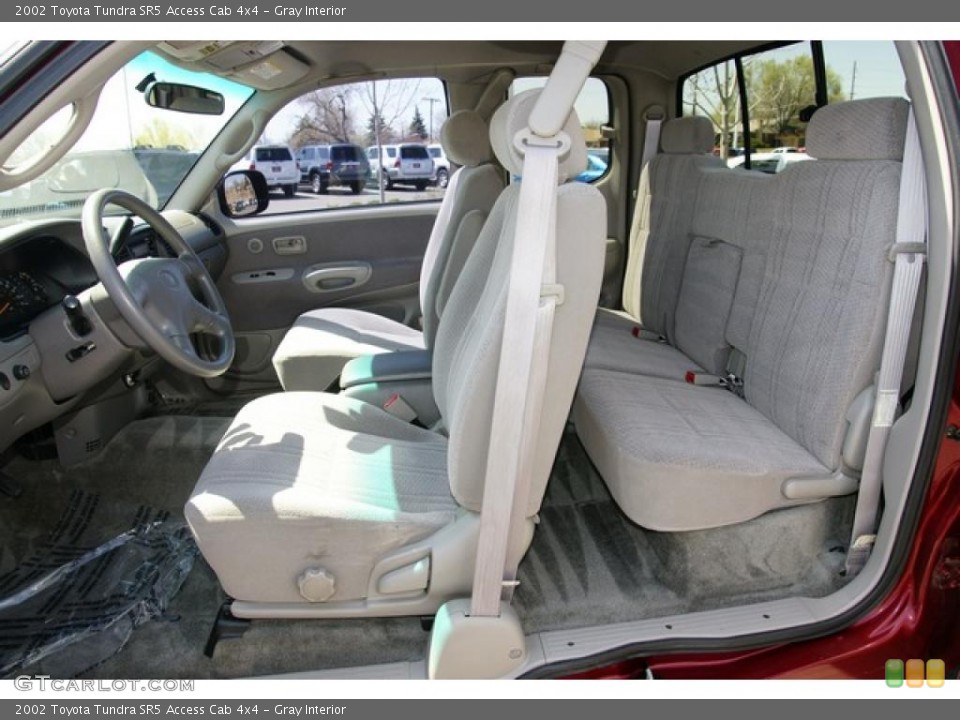 Gray Interior Photo for the 2002 Toyota Tundra SR5 Access Cab 4x4 #48186231