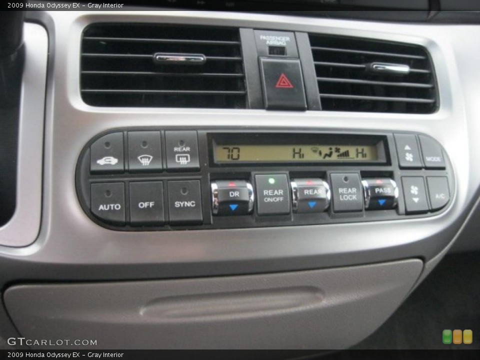Gray Interior Controls for the 2009 Honda Odyssey EX #48188527
