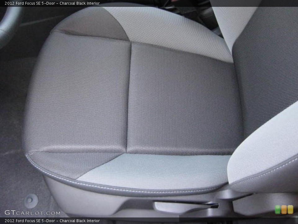 Charcoal Black Interior Photo for the 2012 Ford Focus SE 5-Door #48192797