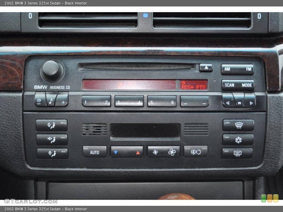 Black Interior Controls for the 2002 BMW 3 Series 325xi Sedan #48199459
