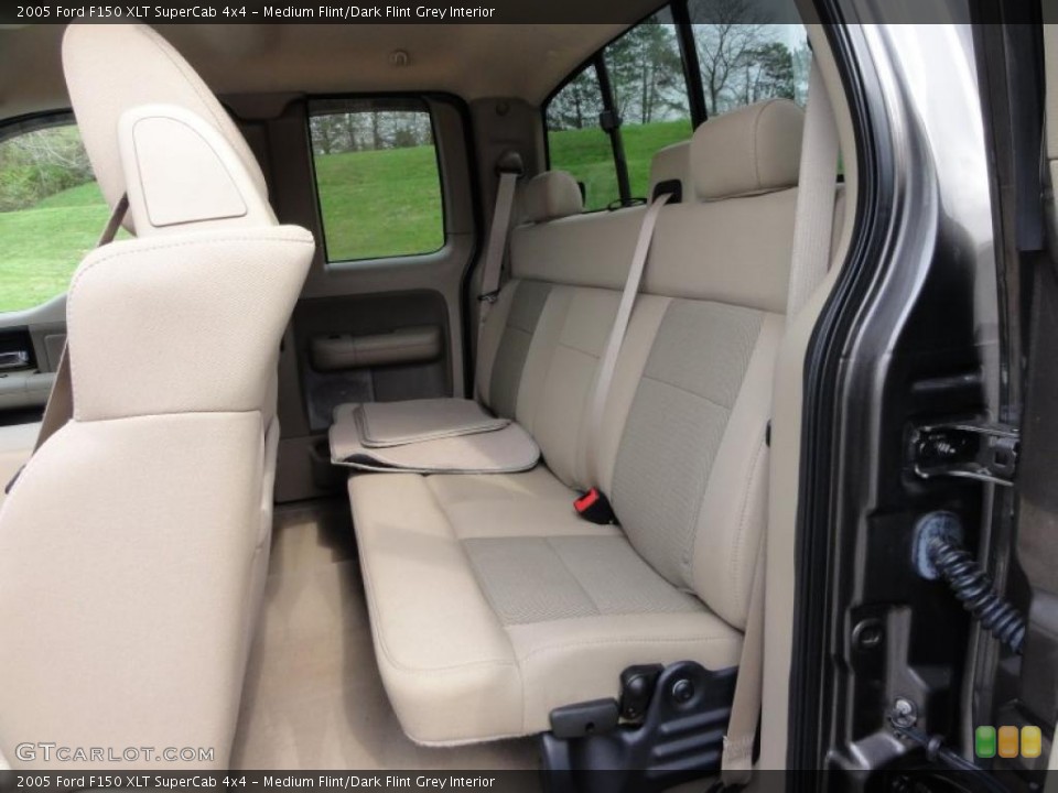 Medium Flint/Dark Flint Grey Interior Photo for the 2005 Ford F150 XLT SuperCab 4x4 #48204742