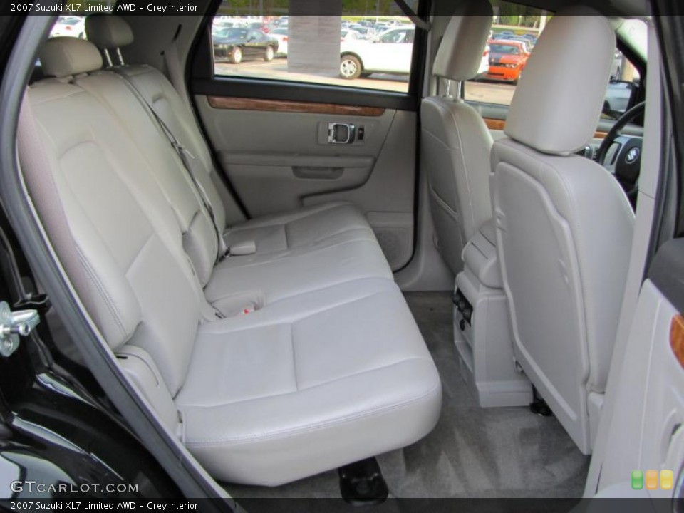 Grey Interior Photo for the 2007 Suzuki XL7 Limited AWD #48207223