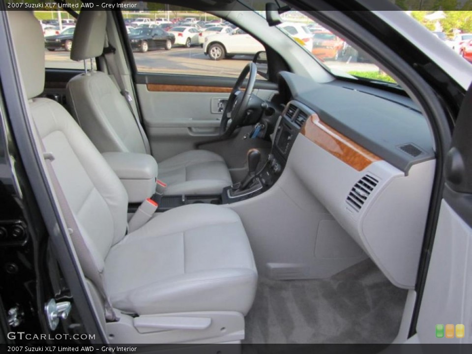 Grey Interior Photo for the 2007 Suzuki XL7 Limited AWD #48207265