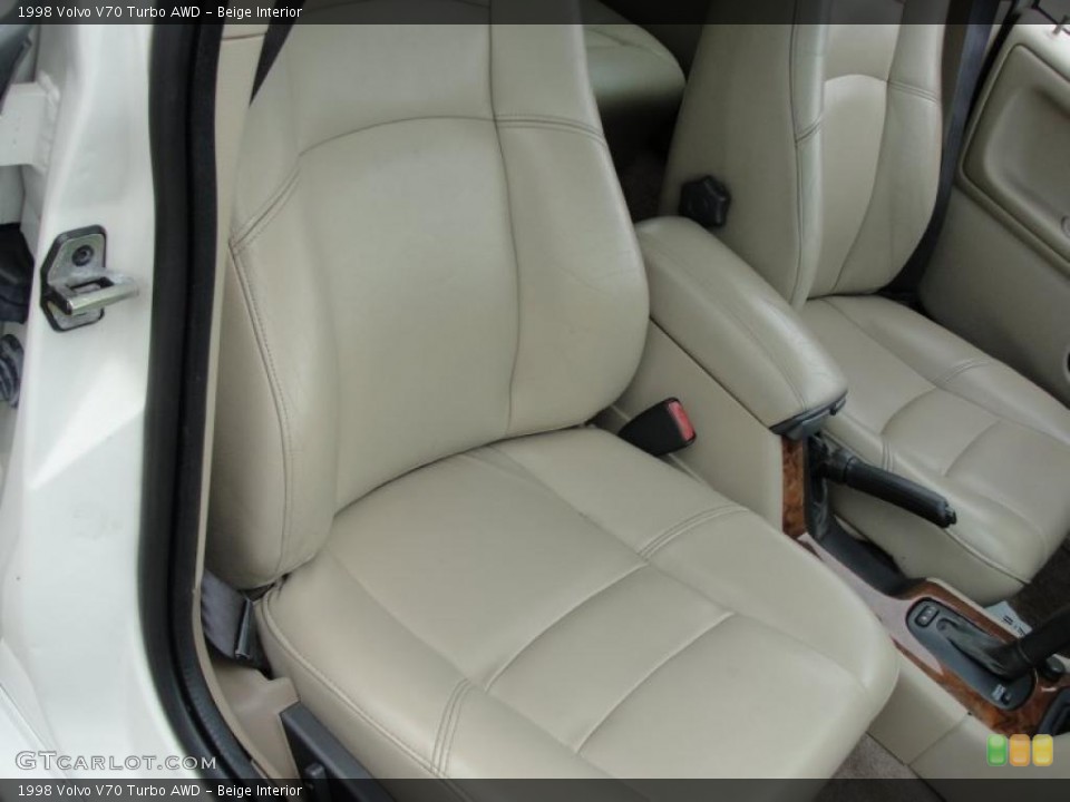 Beige Interior Photo for the 1998 Volvo V70 Turbo AWD #48209314