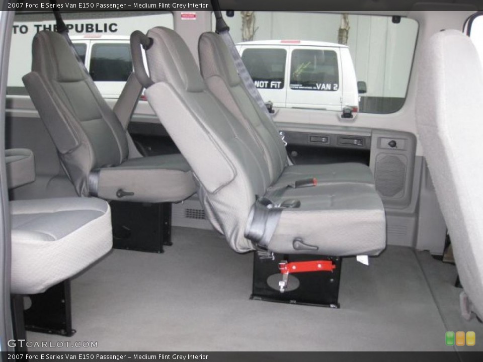 Medium Flint Grey Interior Photo for the 2007 Ford E Series Van E150 Passenger #48216130