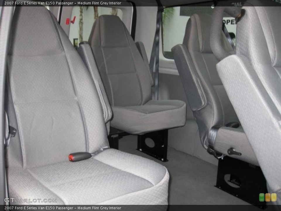 Medium Flint Grey Interior Photo for the 2007 Ford E Series Van E150 Passenger #48216145