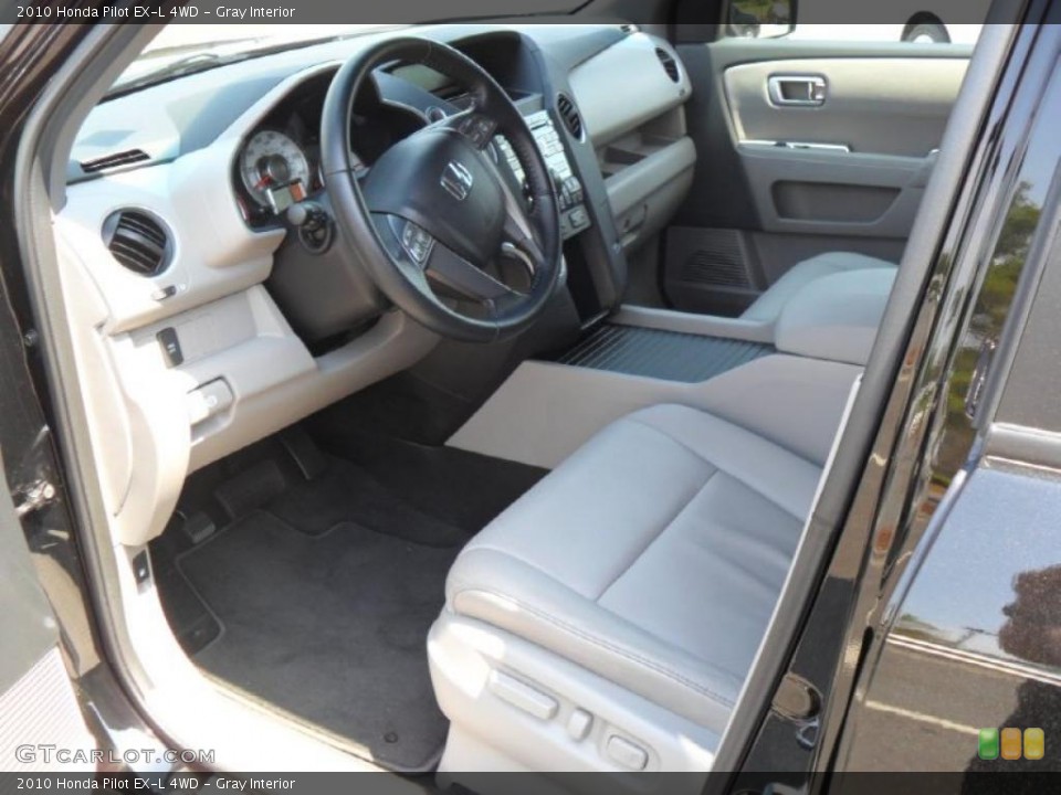 Gray Interior Photo for the 2010 Honda Pilot EX-L 4WD #48219761