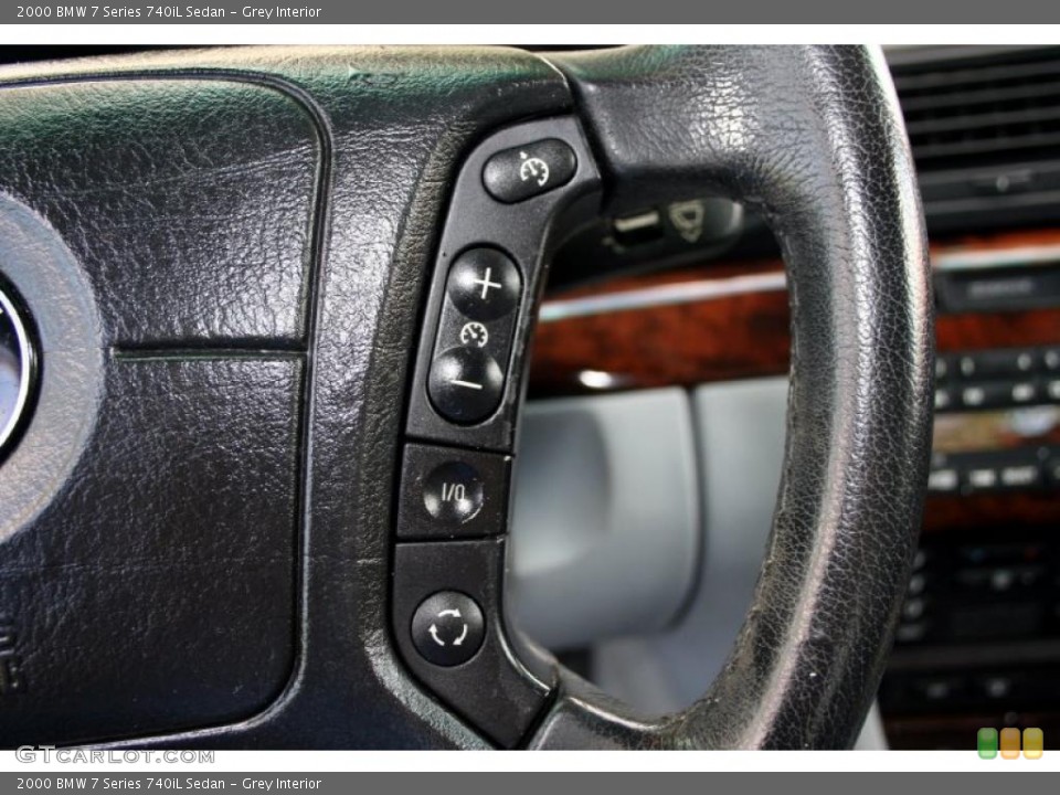 Grey Interior Controls for the 2000 BMW 7 Series 740iL Sedan #48224138
