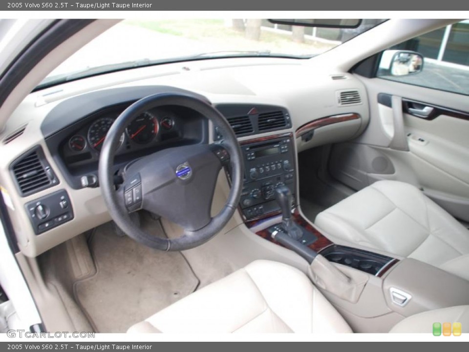 Taupe/Light Taupe Interior Photo for the 2005 Volvo S60 2.5T #48226382