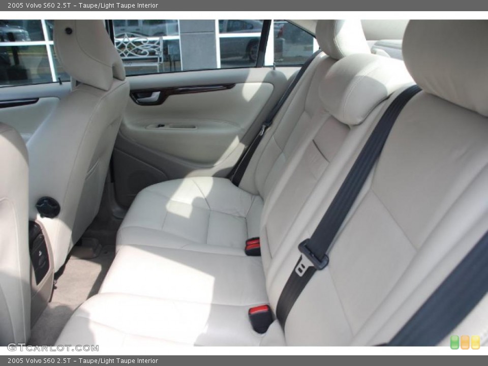 Taupe/Light Taupe Interior Photo for the 2005 Volvo S60 2.5T #48226409