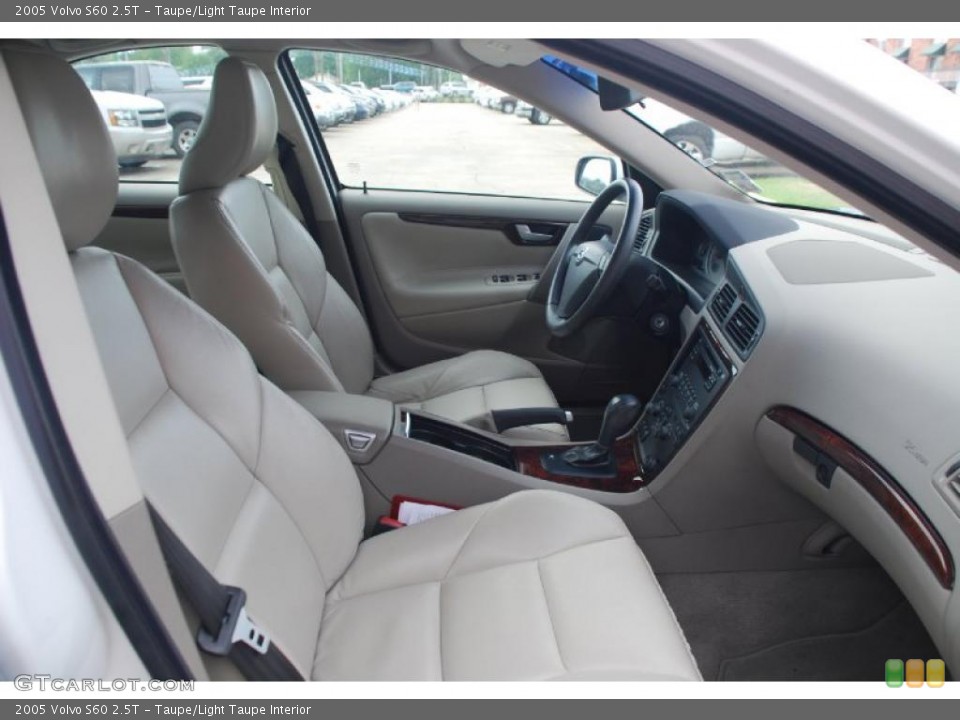 Taupe/Light Taupe Interior Photo for the 2005 Volvo S60 2.5T #48226466