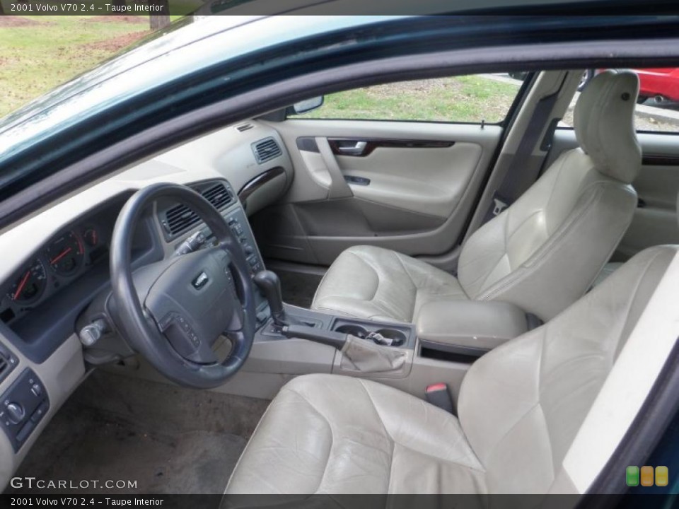Taupe Interior Photo for the 2001 Volvo V70 2.4 #48230657