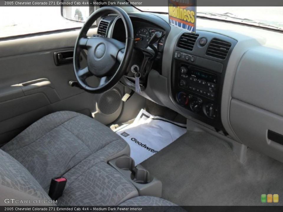 Medium Dark Pewter Interior Dashboard for the 2005 Chevrolet Colorado Z71 Extended Cab 4x4 #48239934