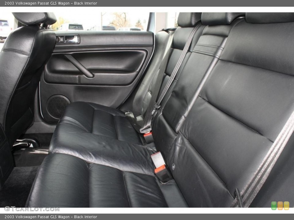 Black Interior Photo for the 2003 Volkswagen Passat GLS Wagon #48248367