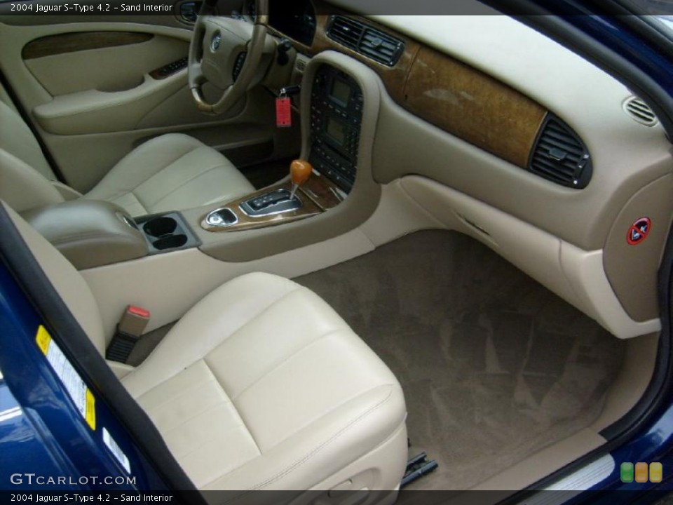 Sand Interior Photo for the 2004 Jaguar S-Type 4.2 #48264507