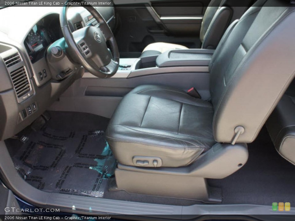 Graphite/Titanium Interior Photo for the 2006 Nissan Titan LE King Cab #48270565