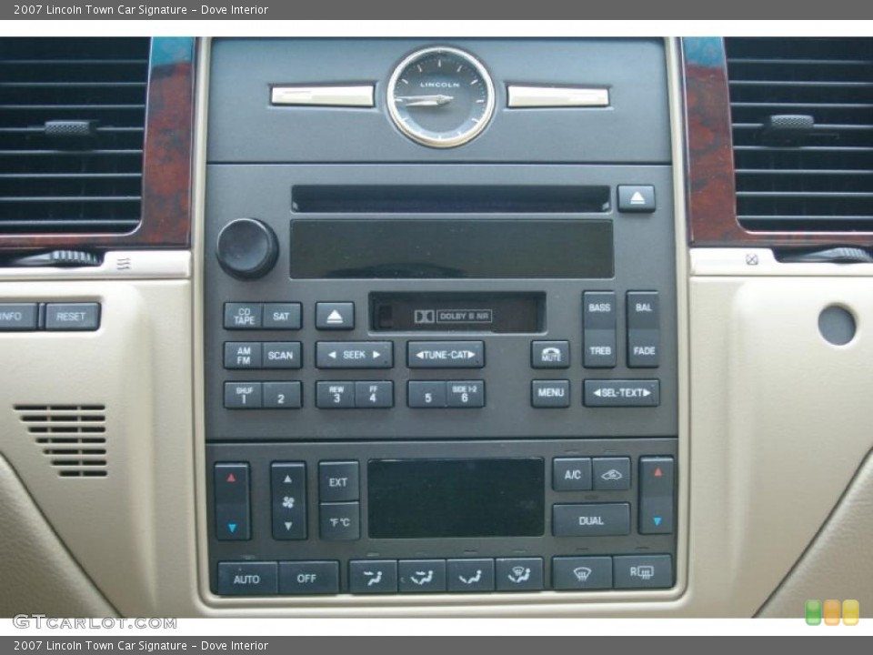 Dove Interior Controls for the 2007 Lincoln Town Car Signature #48270724