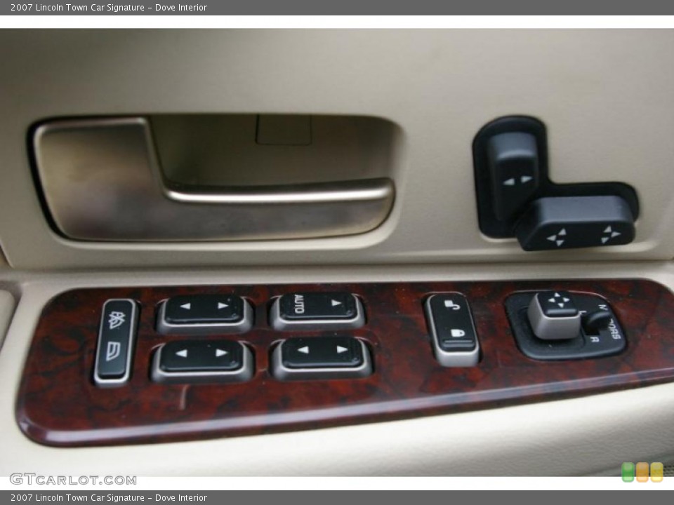 Dove Interior Controls for the 2007 Lincoln Town Car Signature #48270766