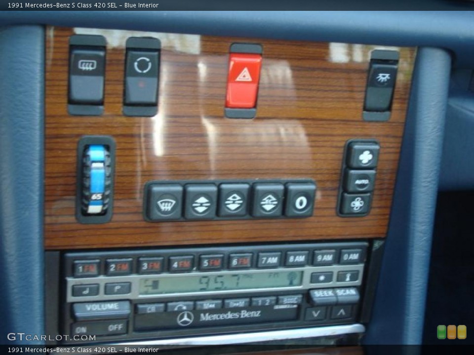 Blue Interior Controls for the 1991 Mercedes-Benz S Class 420 SEL #48275530