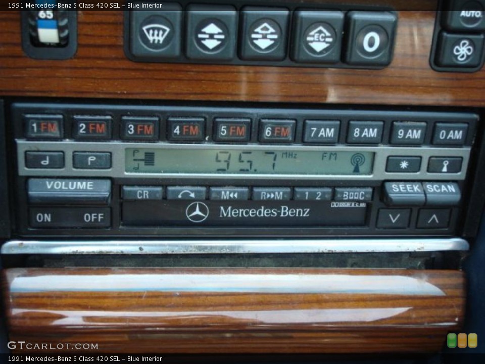 Blue Interior Controls for the 1991 Mercedes-Benz S Class 420 SEL #48275548