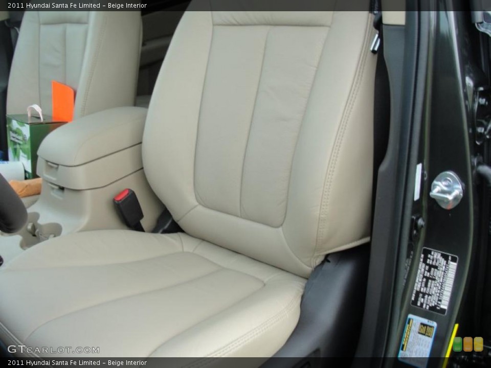 Beige Interior Photo for the 2011 Hyundai Santa Fe Limited #48276460