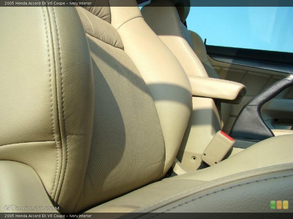 Ivory Interior Photo for the 2005 Honda Accord EX V6 Coupe #48276622