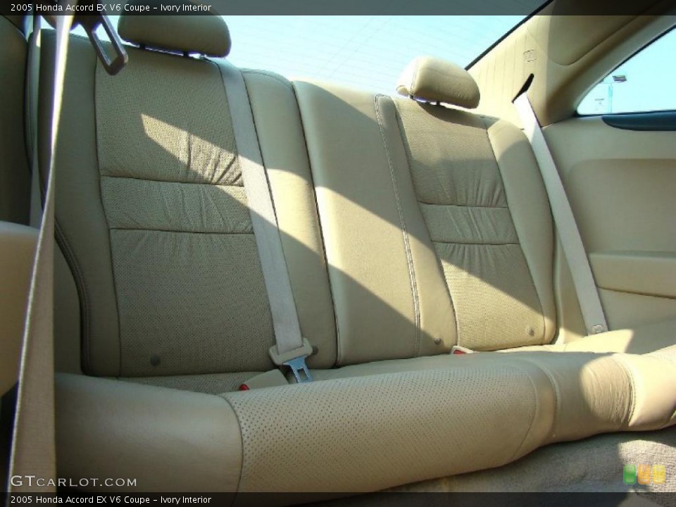 Ivory Interior Photo for the 2005 Honda Accord EX V6 Coupe #48276664
