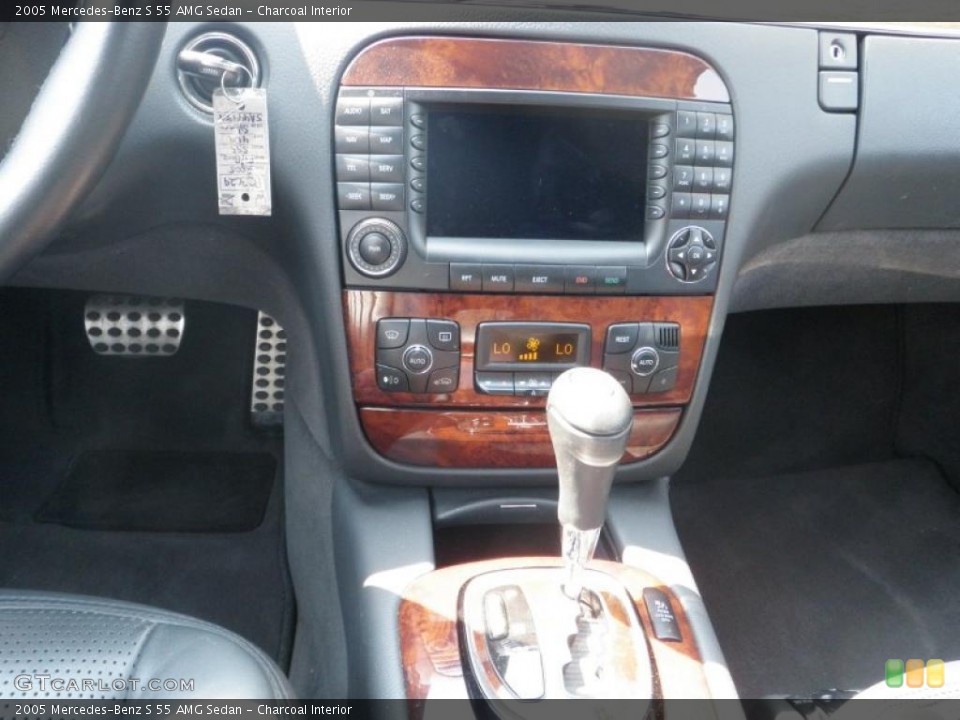 Charcoal Interior Controls for the 2005 Mercedes-Benz S 55 AMG Sedan #48276850