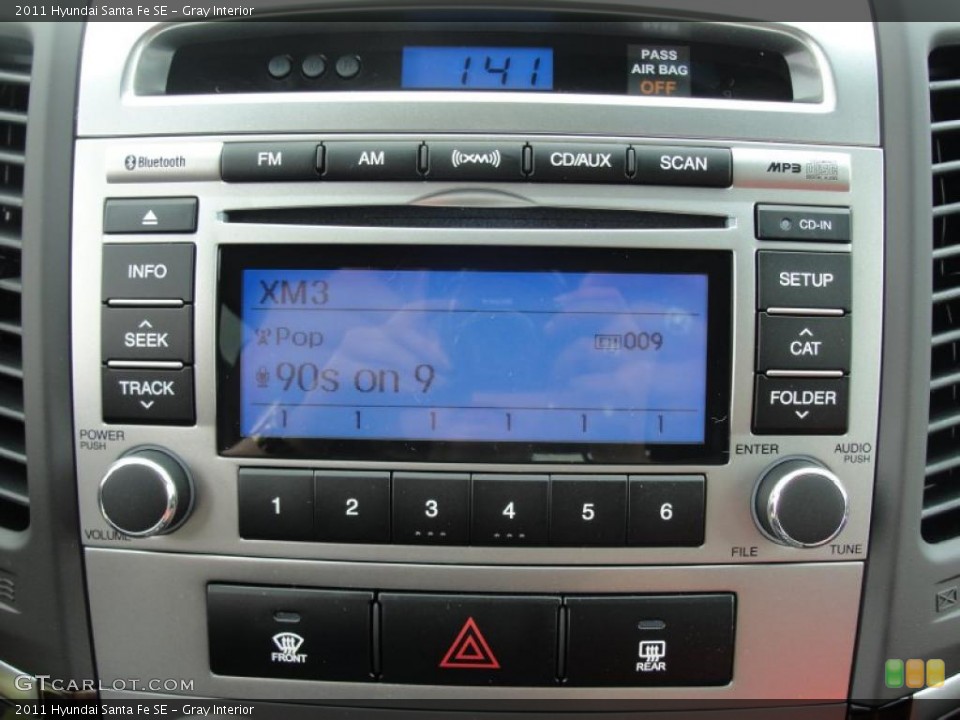 Gray Interior Controls for the 2011 Hyundai Santa Fe SE #48277084
