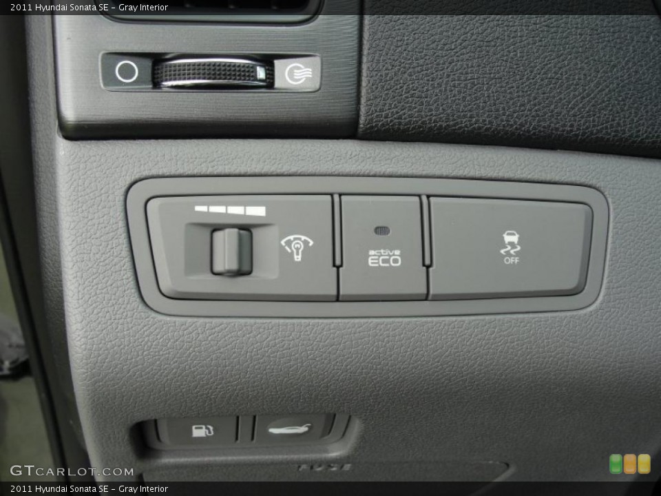 Gray Interior Controls for the 2011 Hyundai Sonata SE #48277732
