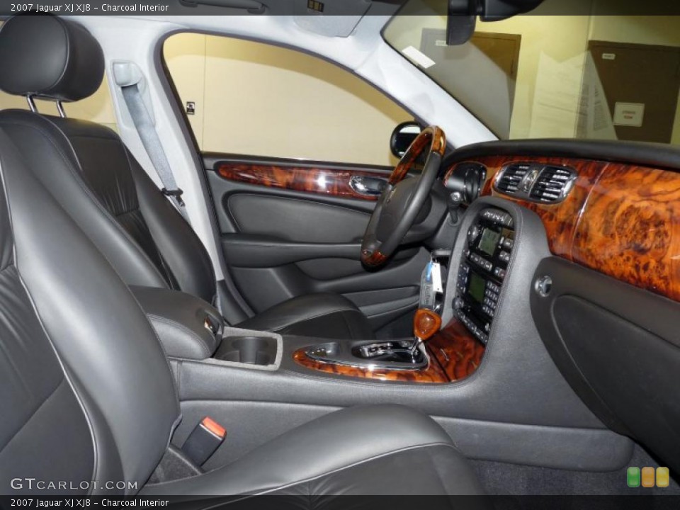 Charcoal Interior Photo for the 2007 Jaguar XJ XJ8 #48279415