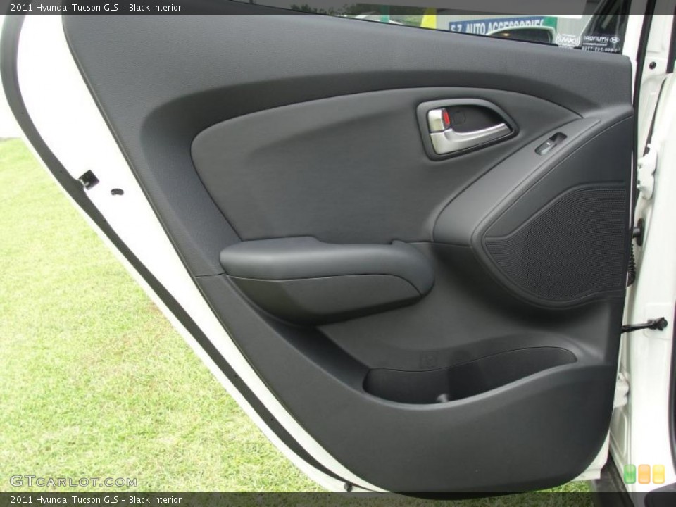 Black Interior Door Panel for the 2011 Hyundai Tucson GLS #48280303