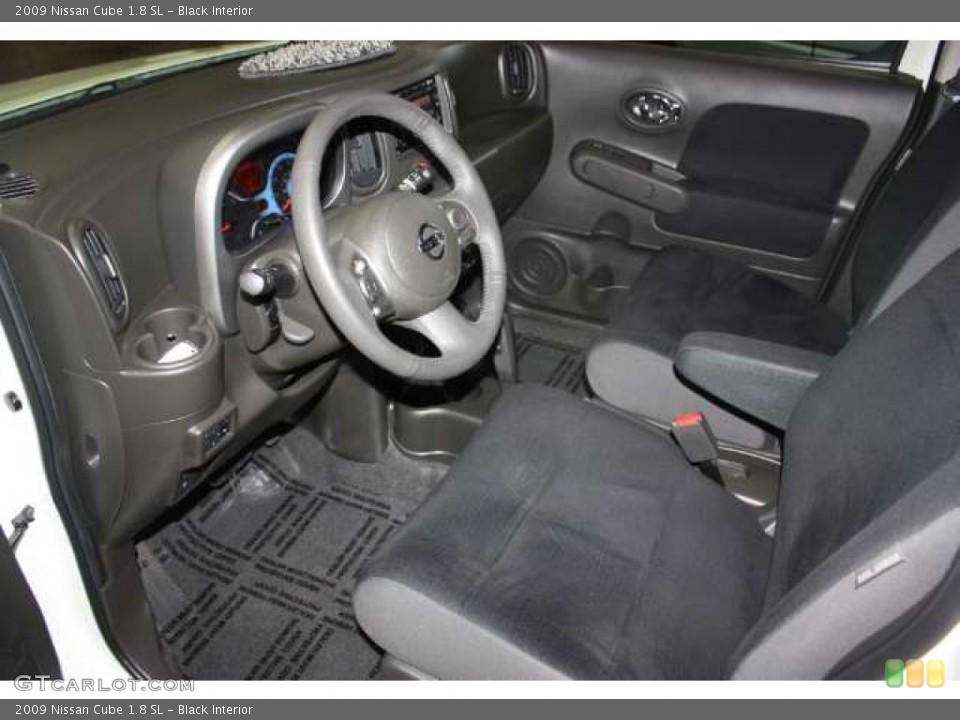 Black Interior Photo for the 2009 Nissan Cube 1.8 SL #48282412