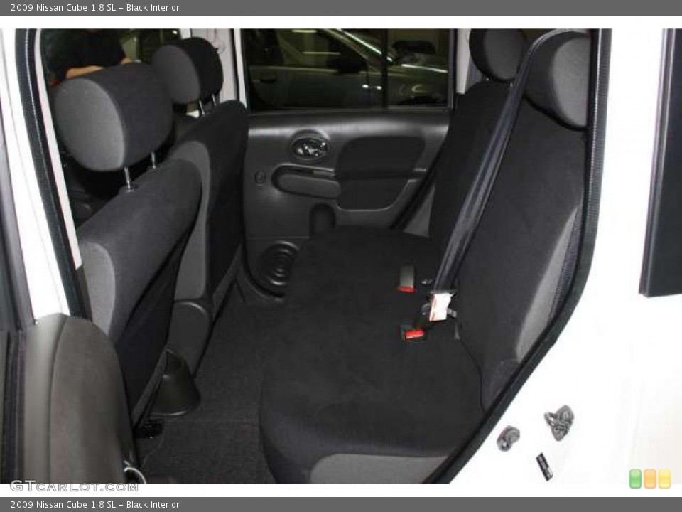 Black Interior Photo for the 2009 Nissan Cube 1.8 SL #48282454