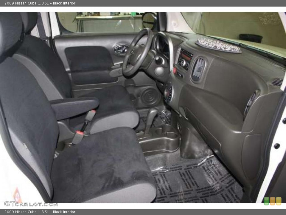Black Interior Photo for the 2009 Nissan Cube 1.8 SL #48282511