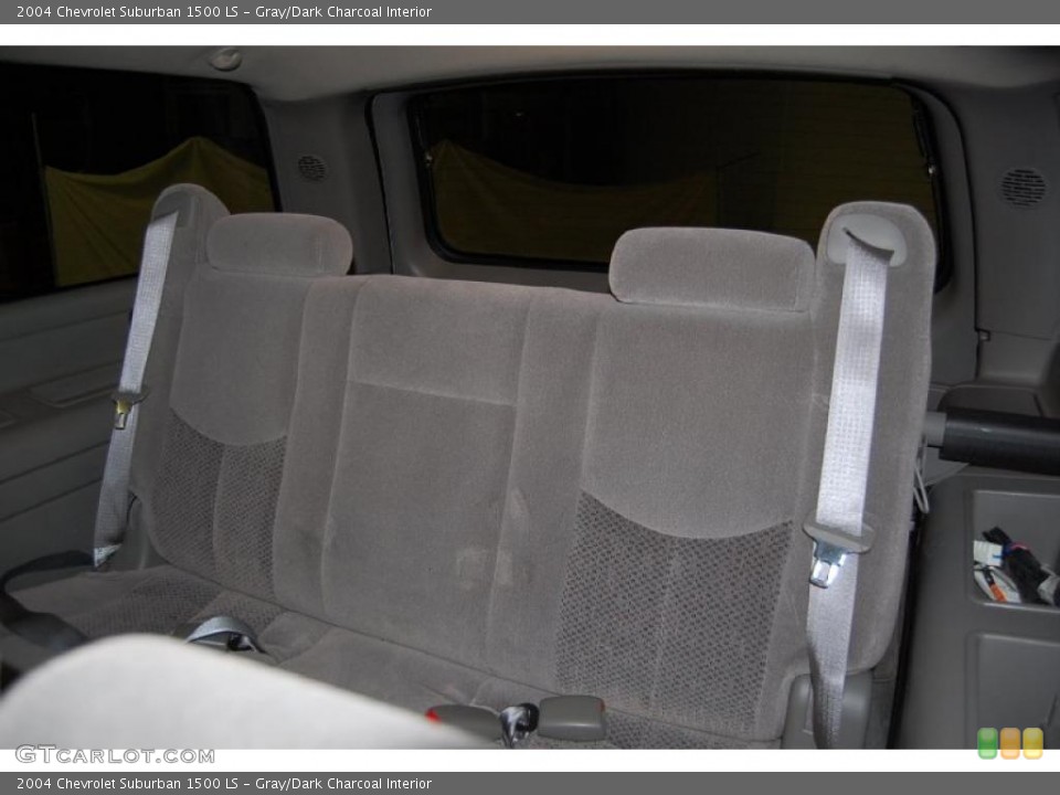 Gray/Dark Charcoal Interior Photo for the 2004 Chevrolet Suburban 1500 LS #48292528