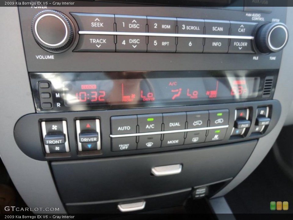 Gray Interior Controls for the 2009 Kia Borrego EX V6 #48293797