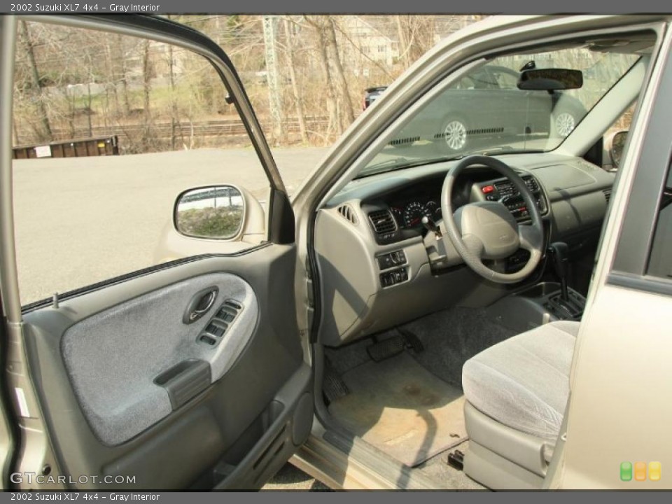 Gray Interior Photo for the 2002 Suzuki XL7 4x4 #48293839