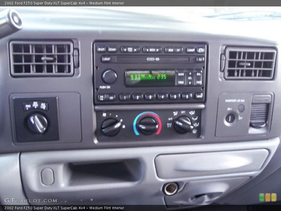 Medium Flint Interior Controls for the 2002 Ford F250 Super Duty XLT SuperCab 4x4 #48293929