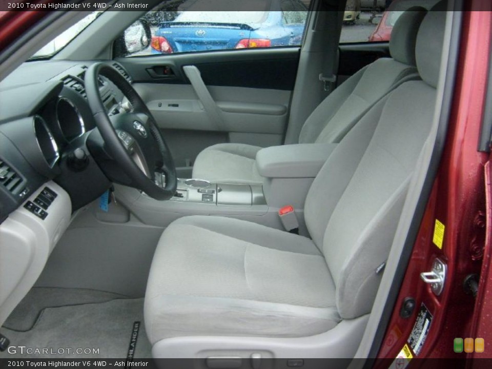 Ash Interior Photo for the 2010 Toyota Highlander V6 4WD #48296125