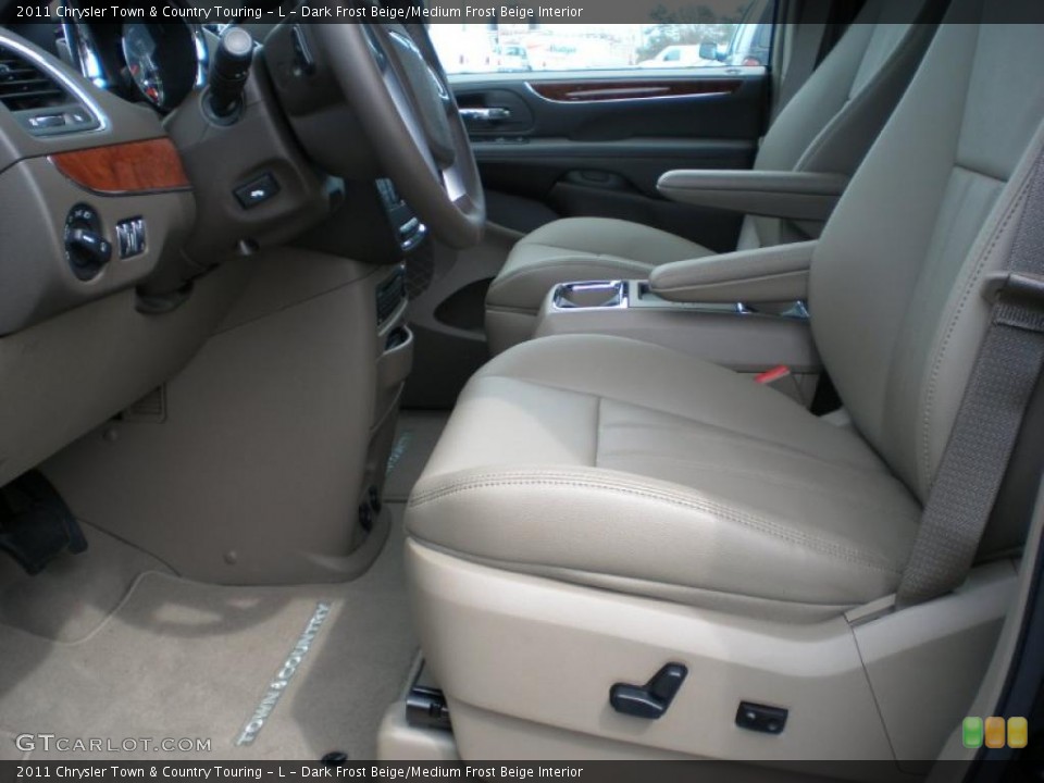 Dark Frost Beige/Medium Frost Beige Interior Photo for the 2011 Chrysler Town & Country Touring - L #48296536