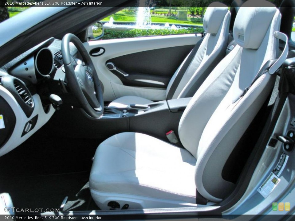 Ash Interior Photo for the 2010 Mercedes-Benz SLK 300 Roadster #48309523
