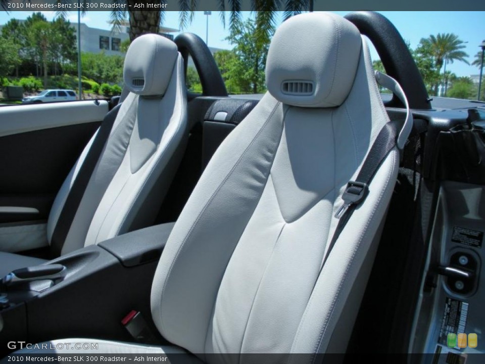 Ash Interior Photo for the 2010 Mercedes-Benz SLK 300 Roadster #48309535