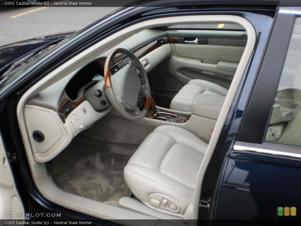 Neutral Shale Interior Photo for the 2003 Cadillac Seville SLS #48311419