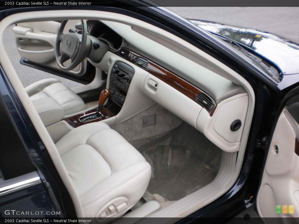 Neutral Shale Interior Photo for the 2003 Cadillac Seville SLS #48311662