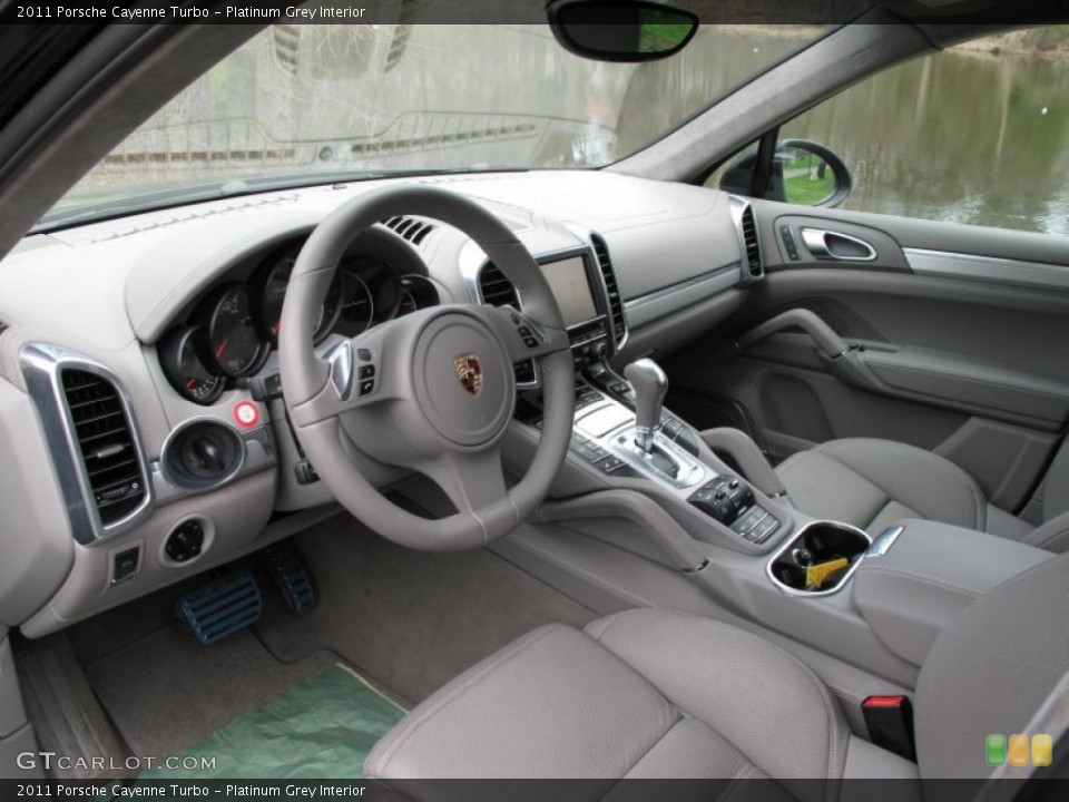 Platinum Grey Interior Dashboard for the 2011 Porsche Cayenne Turbo #48312601